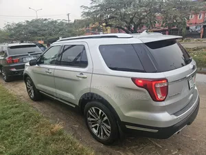 Ford Explorer Platinum AWD 2018 Silver