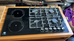 Built-in 4 Gas And 2 Electric Cooker