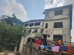 3bdrm Apartment in Felele Straight, CHallenge / Ibadan for sale