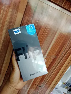 New Samsung Galaxy Z Flip4 256 GB Black