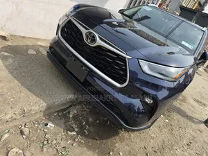 Toyota Highlander 2022 Blue
