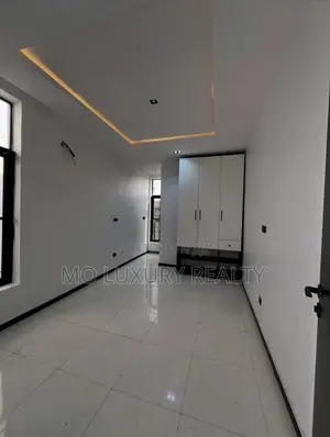 4bdrm Townhouse / Terrace in Ikate for rent