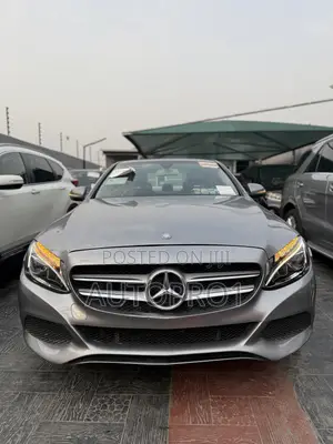 Mercedes-Benz C300 Luxury 4dr AWD 4Matic Sedan (2.0L 4cyl 7A) 2015 Gray
