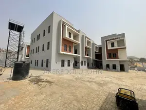 4bdrm Townhouse / Terrace in Mabushi for rent