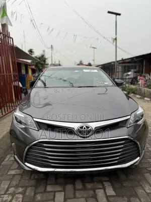 Toyota Avalon XLE Premium Sedan FWD (3.5L 6cyl 6A) 2017 Gray