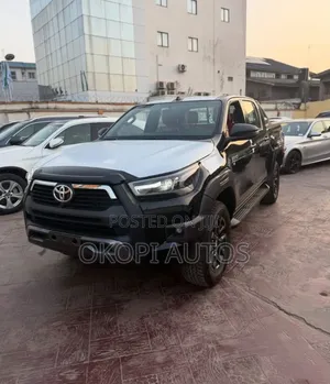 New Toyota Hilux 2024 Black