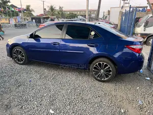 Toyota Corolla S 4dr Sedan (1.8L 4cyl CVT) 2016 Blue