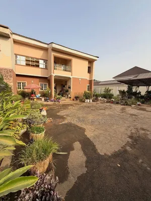Furnished 5bdrm Duplex in Apo for sale