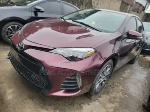 Toyota Corolla SE (1.8L 4cyl 6M) 2018 Burgundy