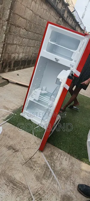 Hisense 205l Double Door Refrigerator With Adjustable Shelves
