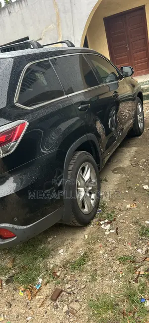 Toyota Highlander Limited 4dr SUV AWD (3.5L 6cyl 6A) 2015 Black