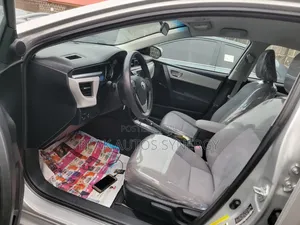 Toyota Corolla LE 4dr Sedan (1.8L 4cyl CVT) 2015 Silver
