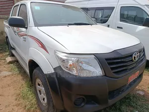 Toyota Hilux 3.0 D-4D 4x4 2012 White