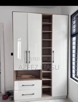 Waldrobe With Door And Shoe Rake