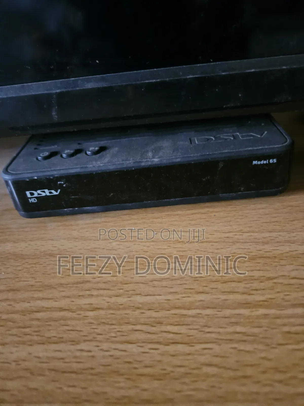 DSTV Decorder