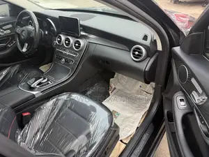 Mercedes-Benz C300 Luxury 4matic Sedan AWD (2.0L 4cyl 7A) 2017 Black