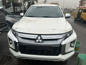 New Mitsubishi L200 2023 White