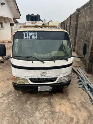 Toyota Dyna 200