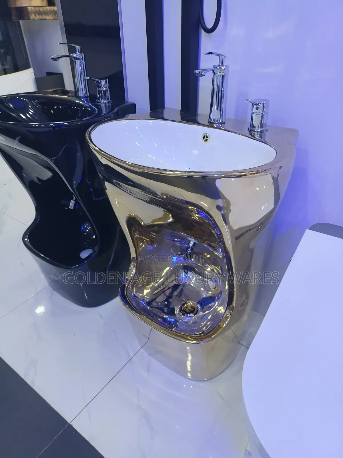 Gold and White Ablution Ablution Basin