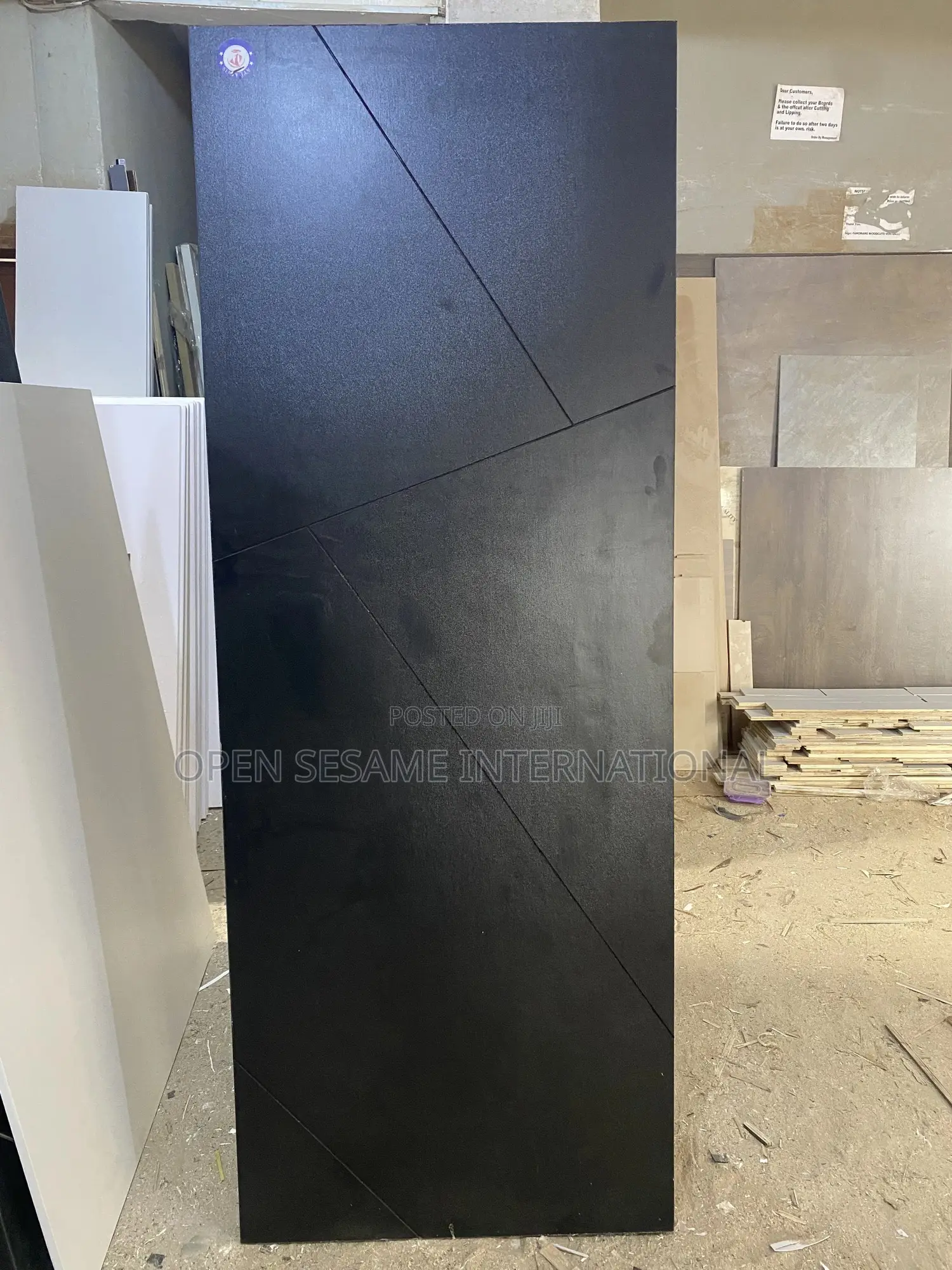 HDF Door With Thin Black Groove