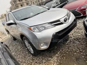 Toyota RAV4 Limited 4dr SUV (2.5L 4cyl 6A) 2015 Silver