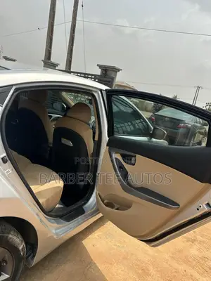 Hyundai Elantra 2014 Silver