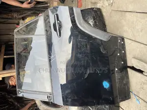 Complete Back Door Rav4 2020