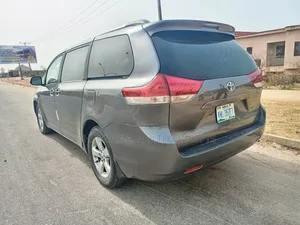 Toyota Sienna 2012 Silver