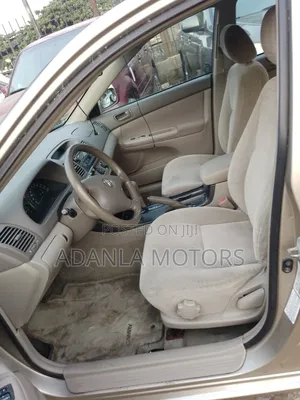 Toyota Camry LE V6 4dr Sedan (3.0L 6cyl 4A) 2003 Gold