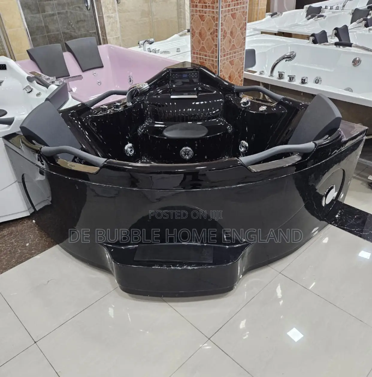 3 Handle Jacuzzi Black