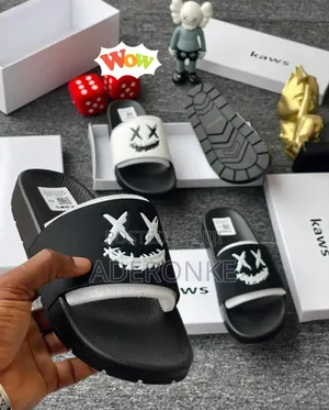 Designer Men Slide Available in Different Sizes, Type and Patterns