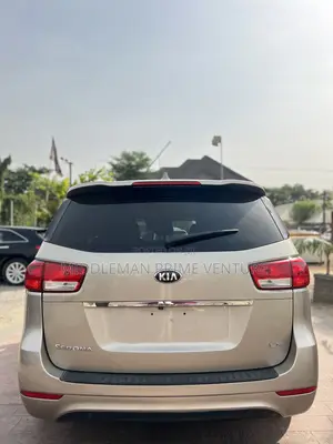 Kia Sedona 2015 Gold