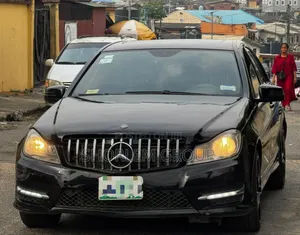 Mercedes-Benz C300 2009 Black