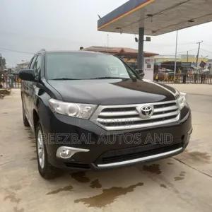 Toyota Highlander SE 2012 Black