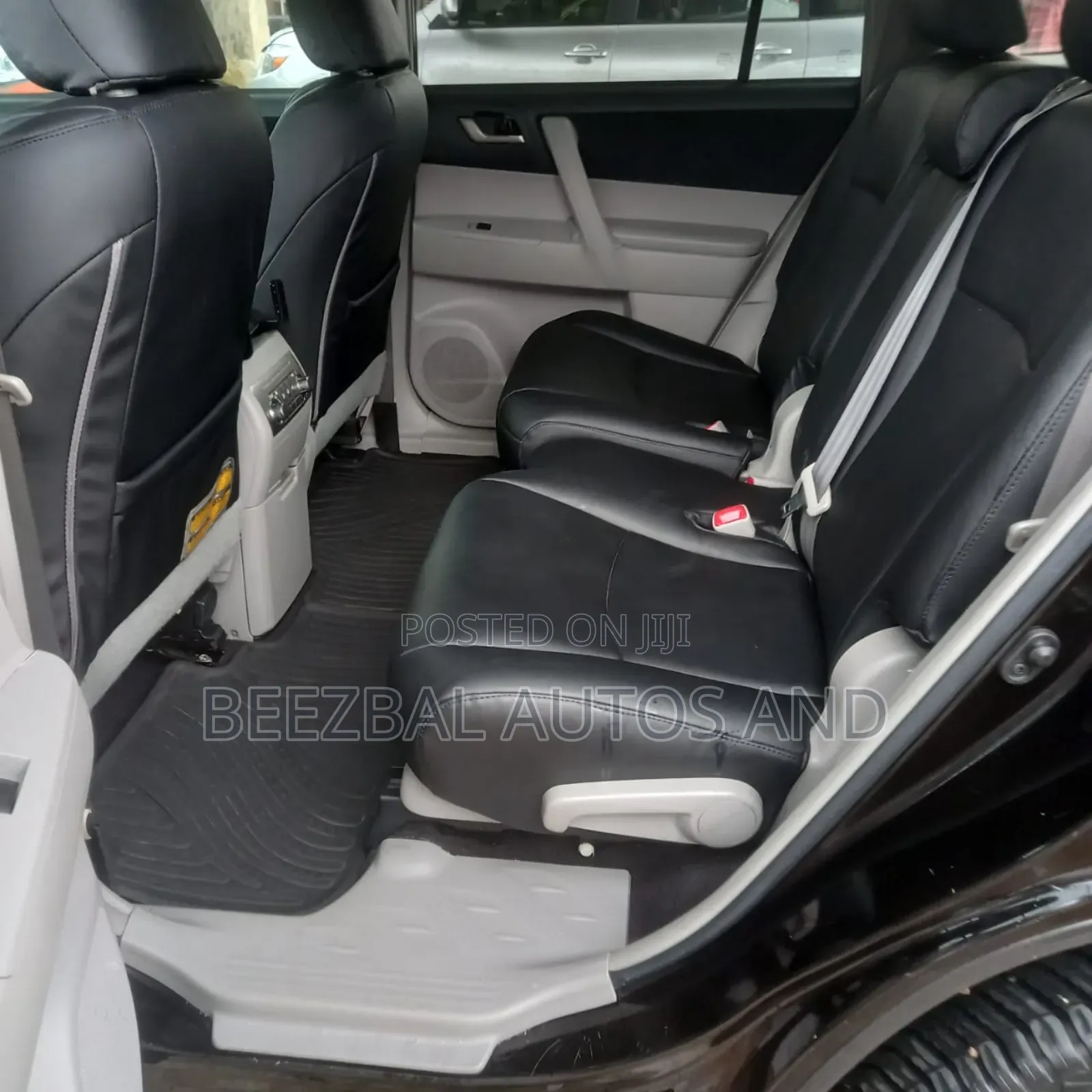 Toyota Highlander SE 2012 Black