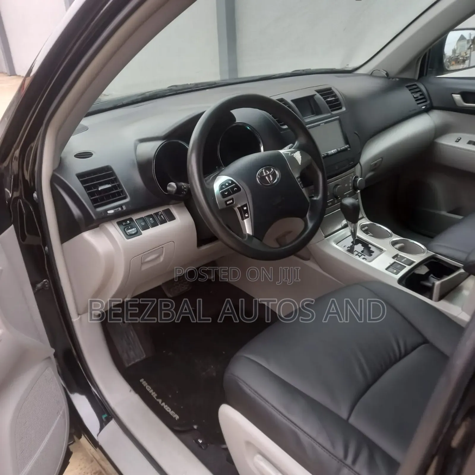 Toyota Highlander SE 2012 Black