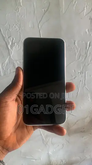 Apple iPhone XR 64 GB White