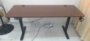 Height Adjustable Office Desk / Standing Desk 1.6 Meter