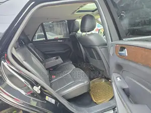 Mercedes-Benz M Class ML350 4dr SUV (3.5L 6cyl 7A) 2015 Black
