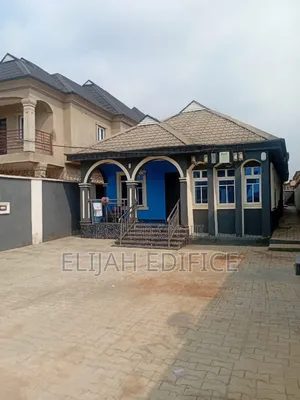 Furnished 7bdrm Block of Flats in Alakuko for sale