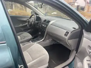 Toyota Corolla 2010 Green