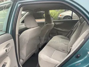 Toyota Corolla 2010 Green