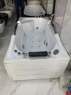 Single Jacuzzi White