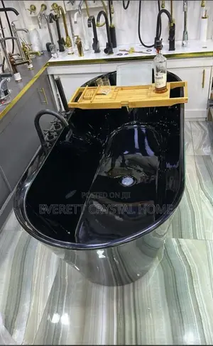 Black Luxury Bathtub