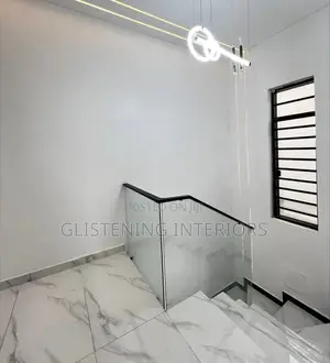 Staircase Side 10mm Tempered Plain Glass
