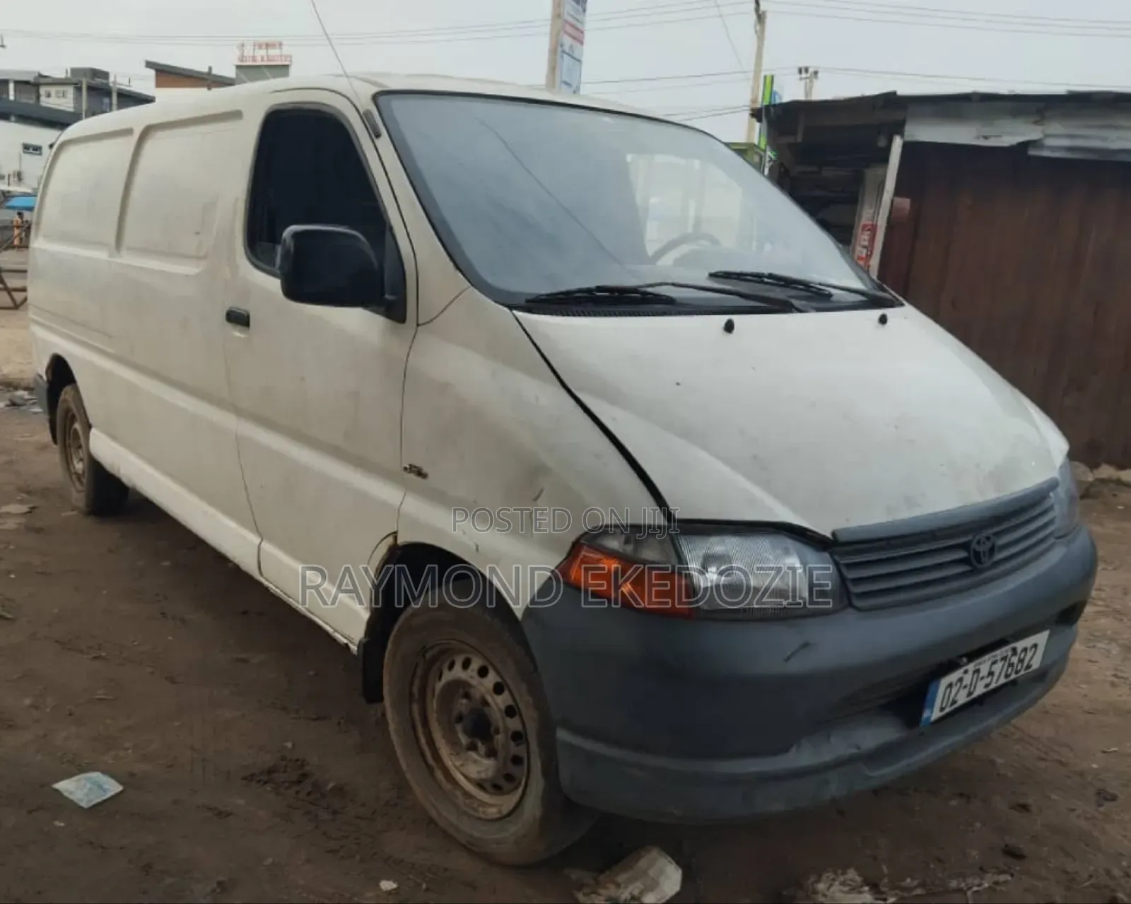 Toyota HiAce 2004 White