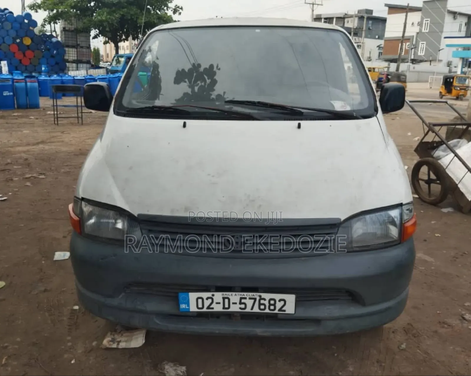 Toyota HiAce 2004 White