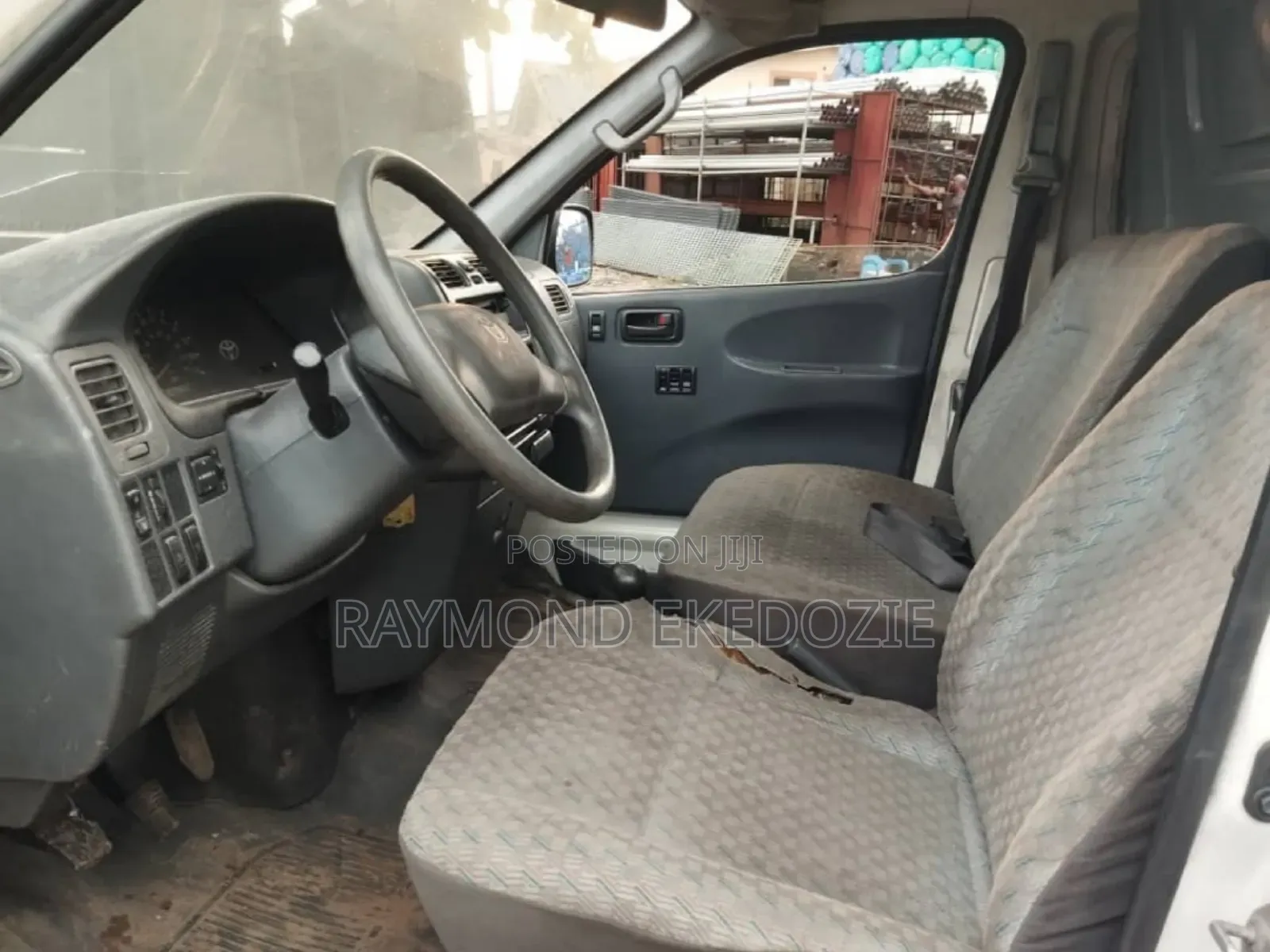 Toyota HiAce 2004 White
