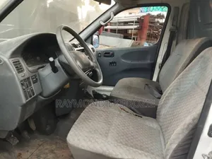 Toyota HiAce 2004 White