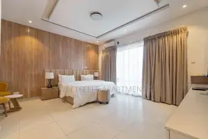 Cozy and Cute 2 Bedroom Apartment With a Rooftop Pool